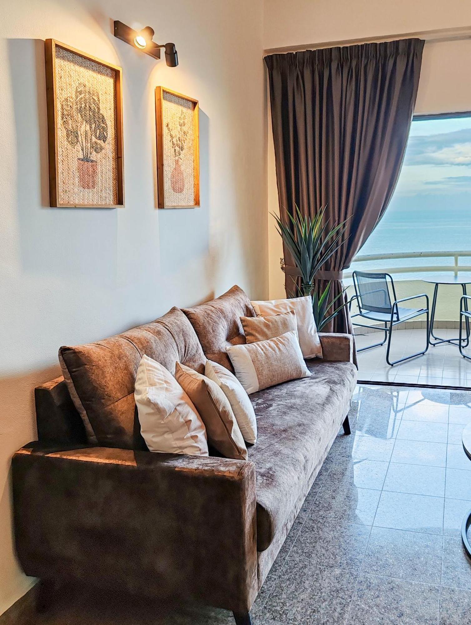 'Newly Refurbished' 'Sunny Seaview' At Regency With 2 Carpark By Shine Stay ポートディクソン エクステリア 写真