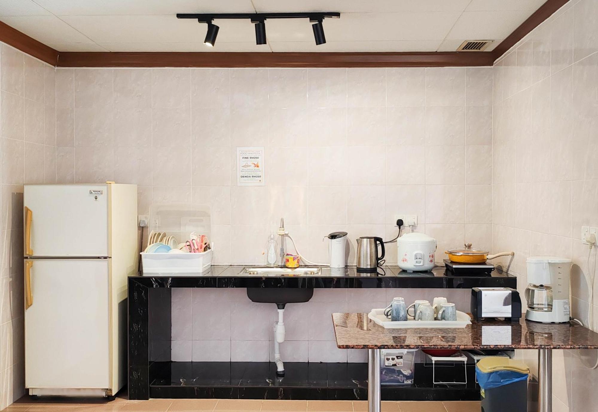 'Newly Refurbished' 'Sunny Seaview' At Regency With 2 Carpark By Shine Stay ポートディクソン エクステリア 写真