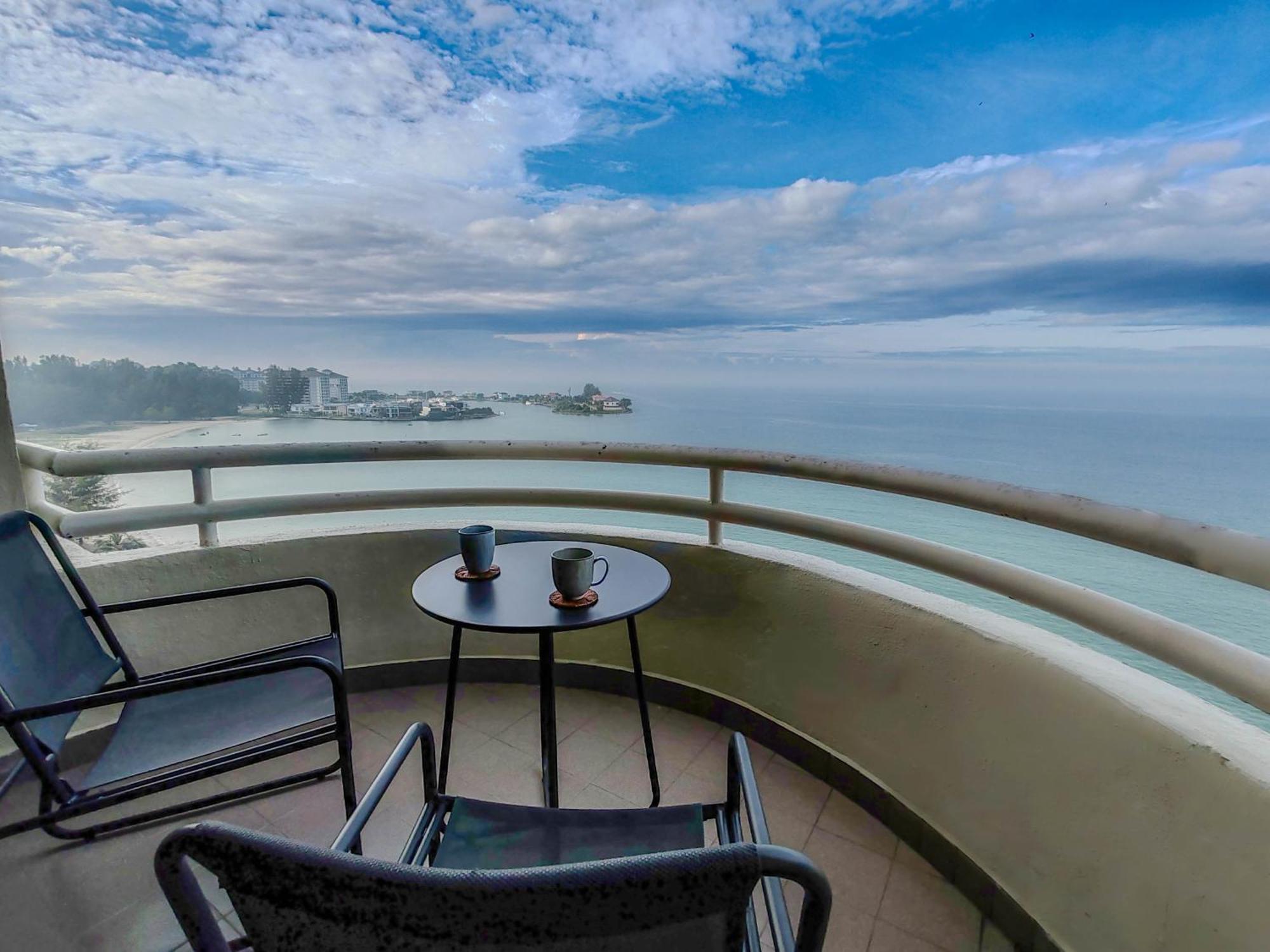 'Newly Refurbished' 'Sunny Seaview' At Regency With 2 Carpark By Shine Stay ポートディクソン エクステリア 写真